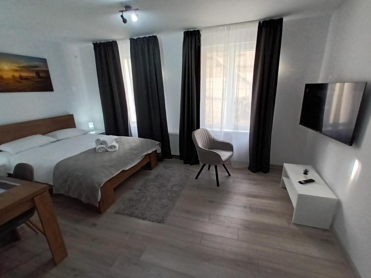 Old Town Studio Apartments Baia Mare Extérieur photo